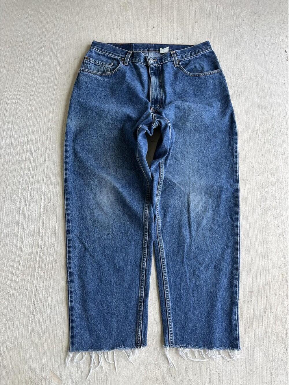 Vintage Levis 560 Loose Fit Cut Off Jeans 32x29 Raw Hem⁠